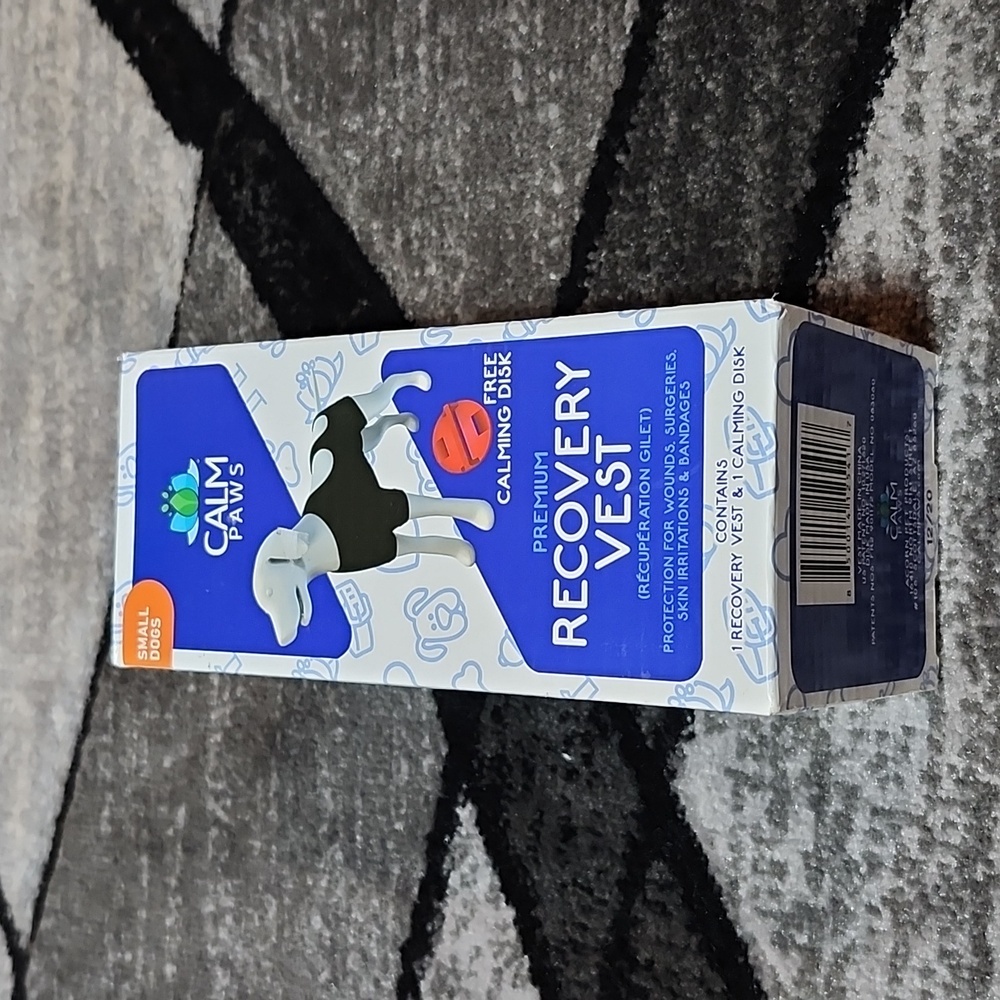 CLAM PAWS SMALL BLACK RECOVERY VEST 7-20 LBS. & CALMING DISK DOG